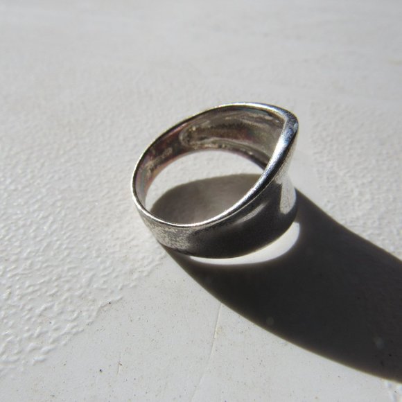 Sterling Silver Modernist Band Ring 7.25 - Picture 5 of 6